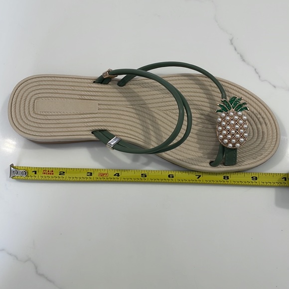 Super cute summer sandals with pineapple decoration - Picture 3 of 10